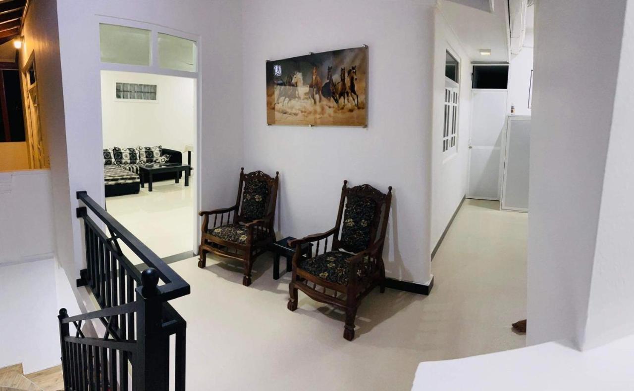 Funwhales Rest House Negombo Bagian luar foto