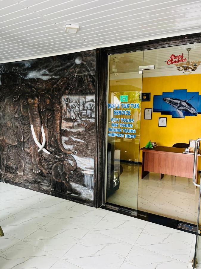 Funwhales Rest House Negombo Bagian luar foto