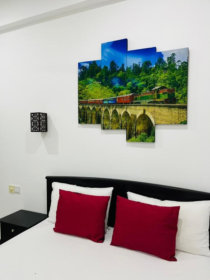 Funwhales Rest House Negombo Bagian luar foto