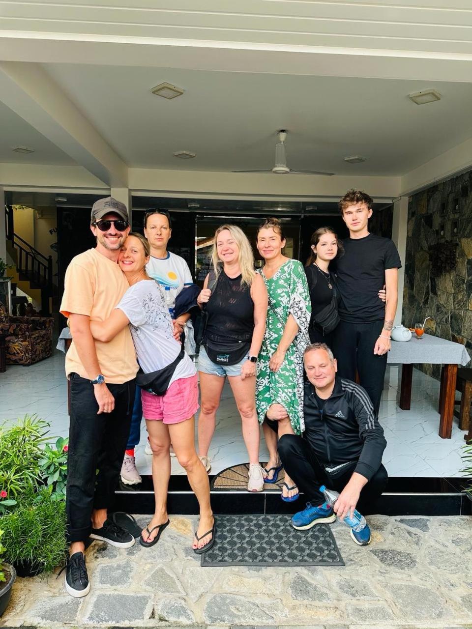 Funwhales Rest House Negombo Bagian luar foto